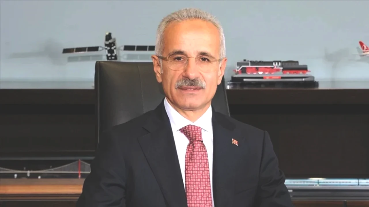 Ulaştırma Bakanı Uraloğlu'ndan Müjde: 1,6 Trilyon Liralık Yatırım Hamlesi!