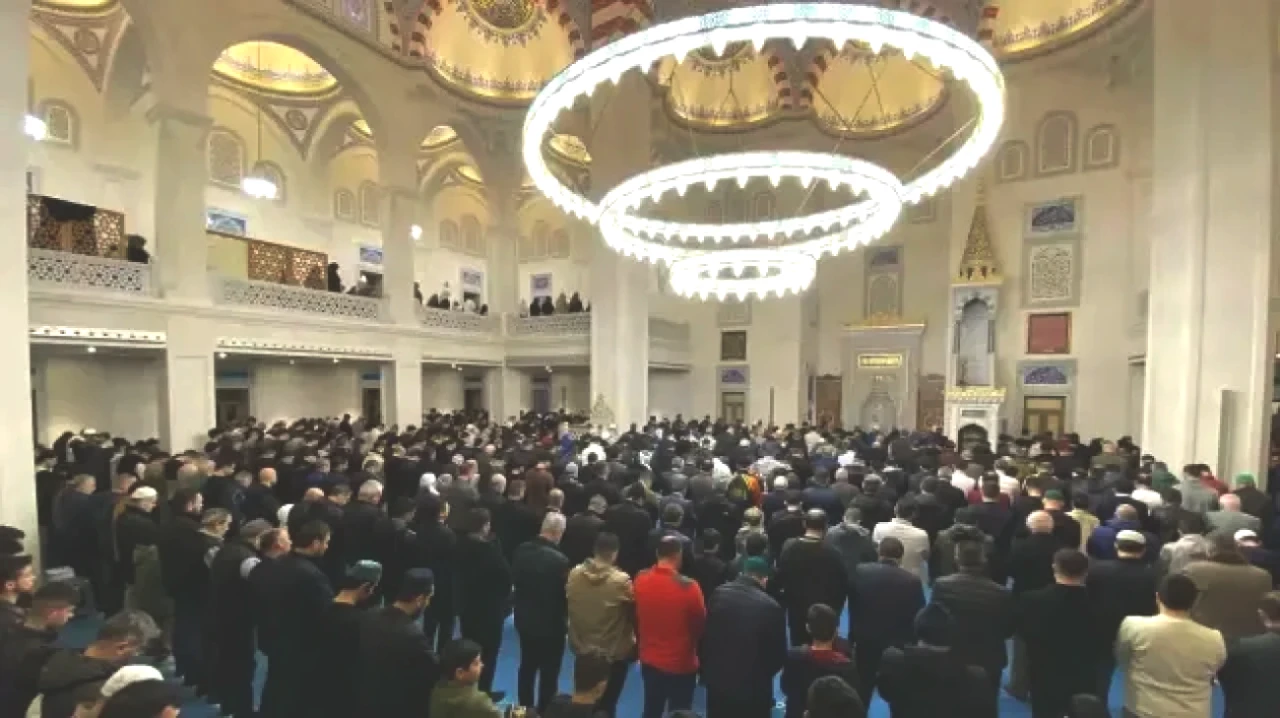 Cuma Namazı Saatleri 26 Eylül 2025: İstanbul, Ankara, İzmir ve Diğer İllerde Vakitler!